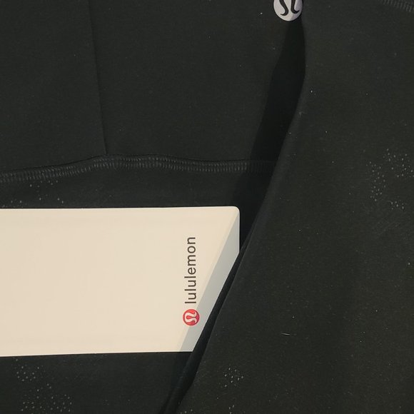 Nwt Lululemon  28" mapped out Tight 28" black SenseKnit *camo* - Picture 2 of 8